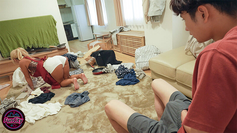 汚部屋住みの淫キャにも優しい日焼けギャルは… デカ尻で挑発してくるパート家政婦 蘭華 サンプル画像